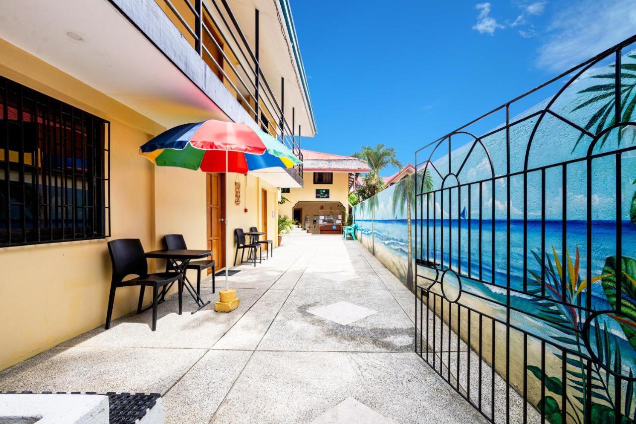 White Shamrock Beach Hotel Balabag  Exterior foto